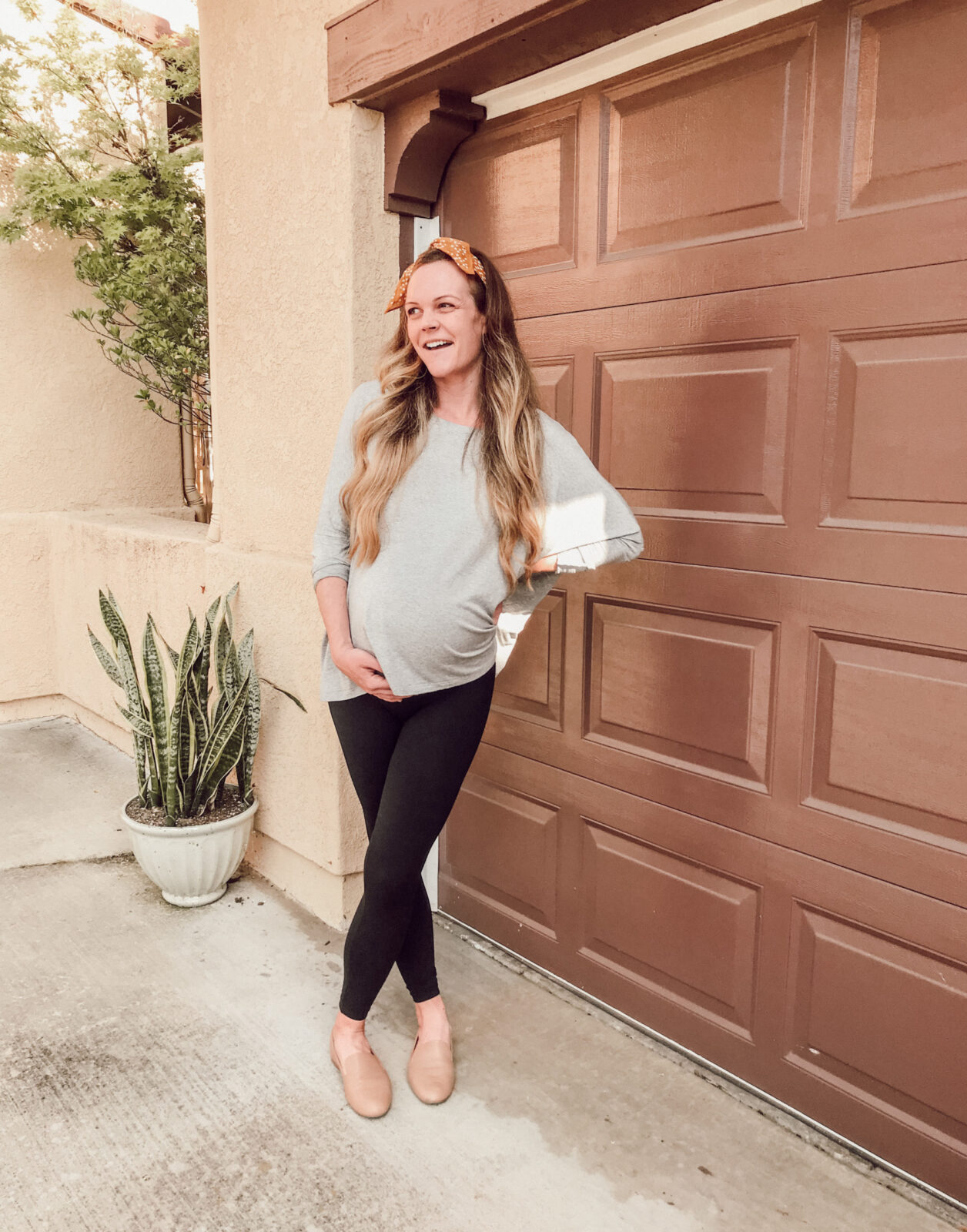 Pregnancy Outfits With Leggings