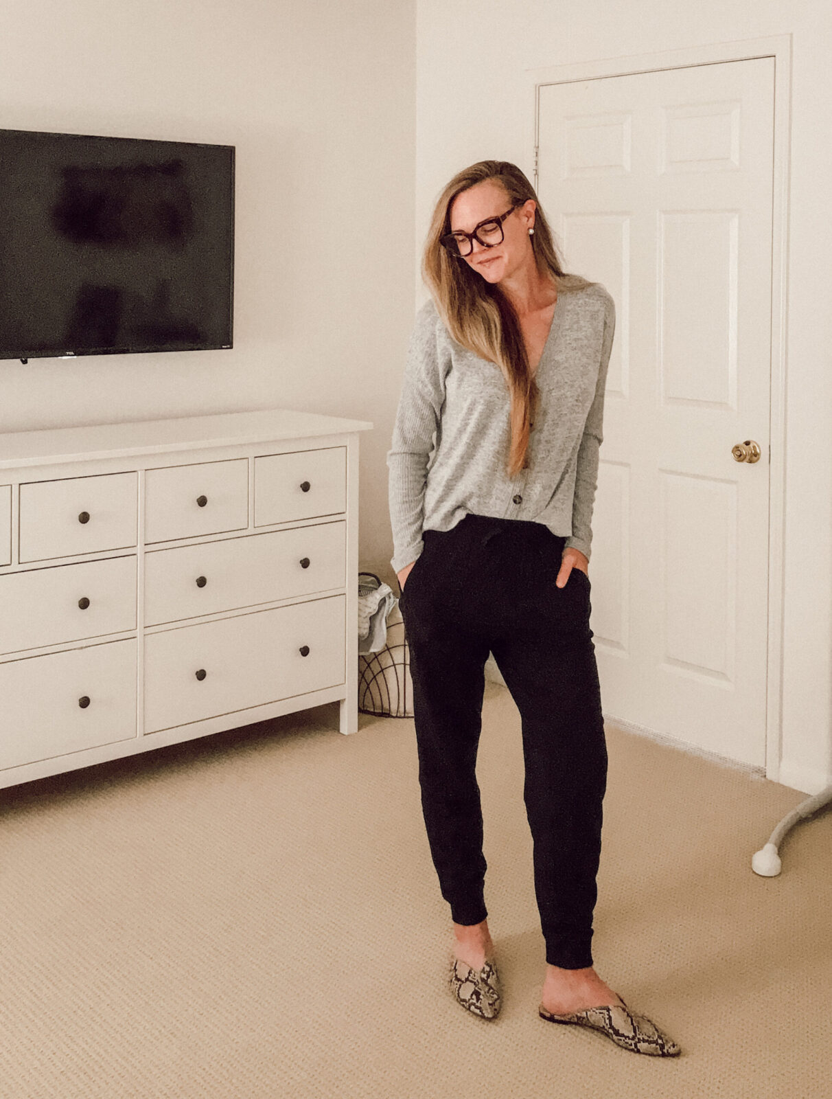 How to style high-waisted Jogging pants
